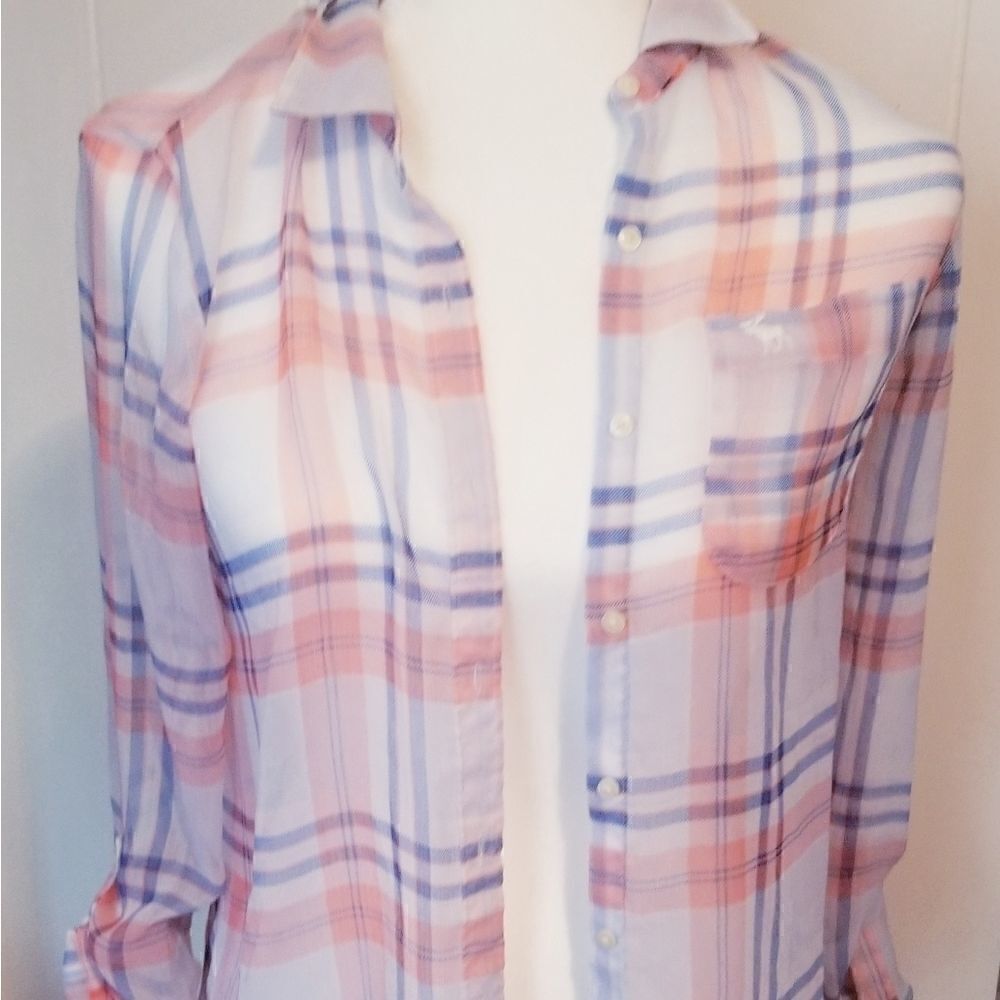 Women's Abercrombie and Fitch button shirt Size XS‎